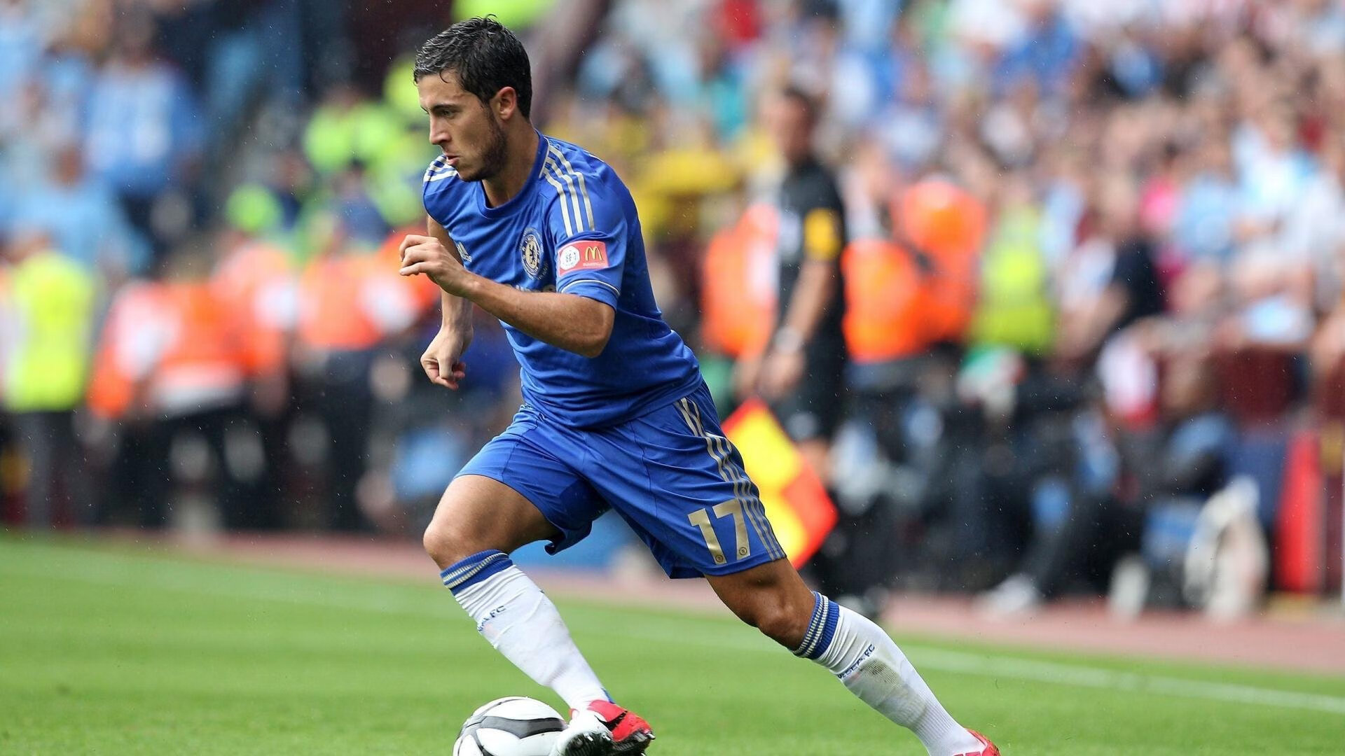 梅西突破全场防线，助阿根廷重振士气